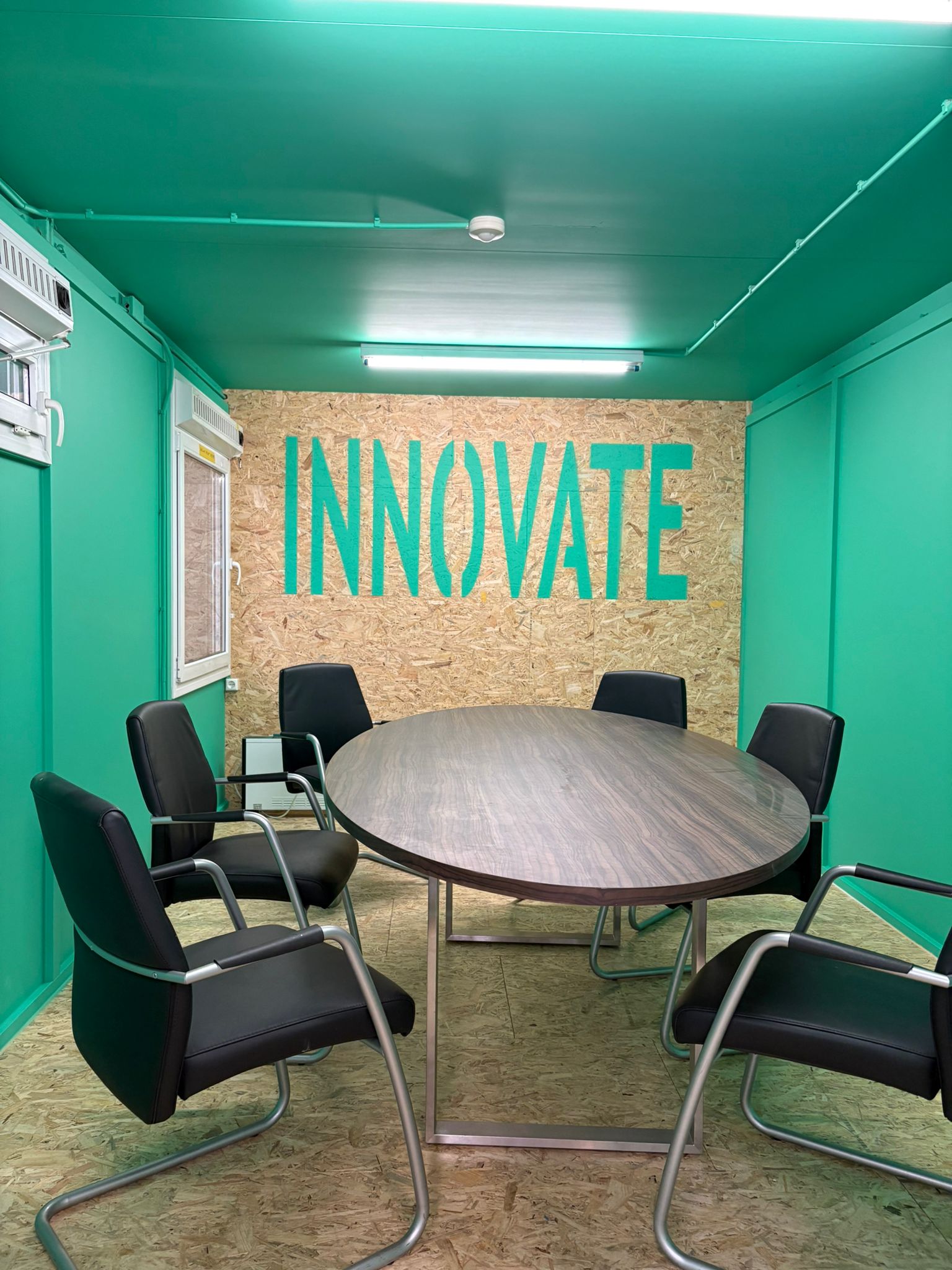 Ingerichte INNOVATE-vergaderruimte in Venlo